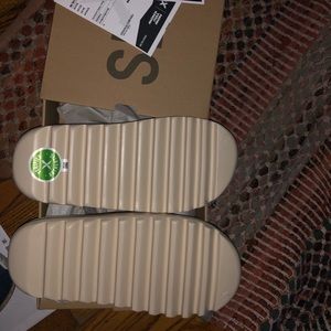 yeezy slides brand new never worn